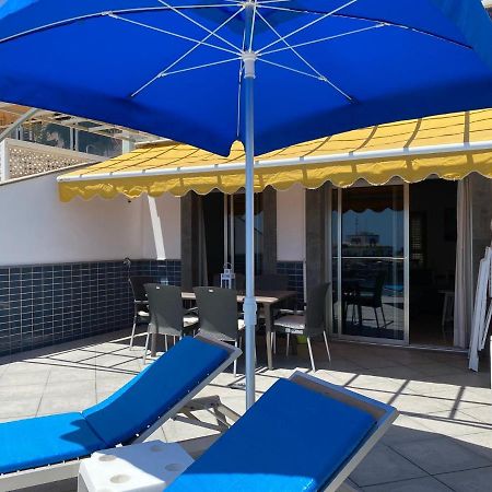 Billy'S Beachfront Apartment With Pool Access Puerto De Mogan Kültér fotó